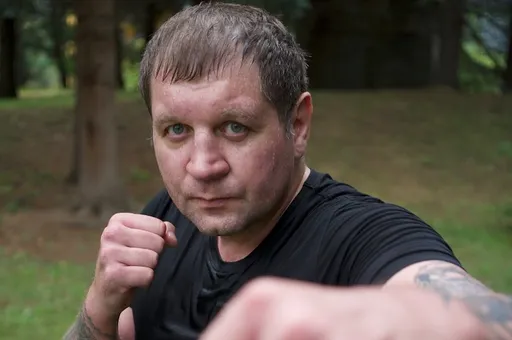 Александр Емельяненко выпустил свой мерч