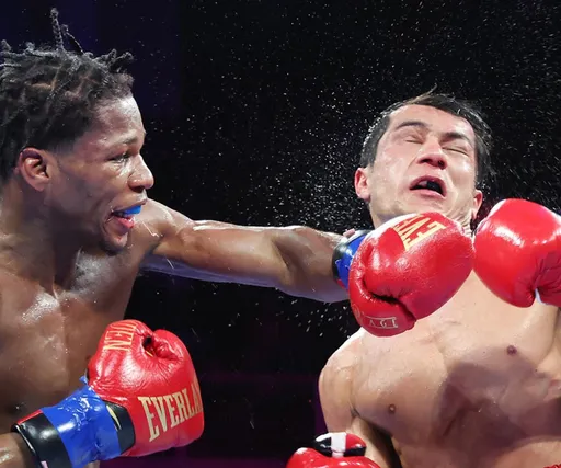 Американец Форд нокаутировал узбека Холматова и завоевал титул WBA.