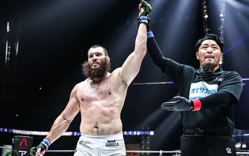 Россиянин Солдаткин нокаутировал японца Уэду и вышел в финал Гран-при Rizin