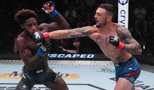 Свонсон победил Даводу единогласным решением судей на турнире UFC Vegas 78