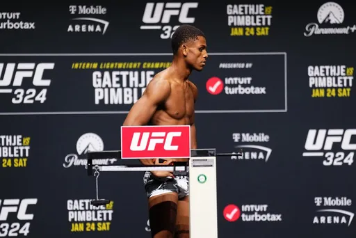 Потерявший сознание боец UFC выступил с заявлением