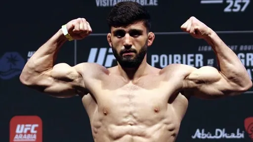 Царукян рассказал, кто из топовых бойцов UFC отказался от поединка с ним