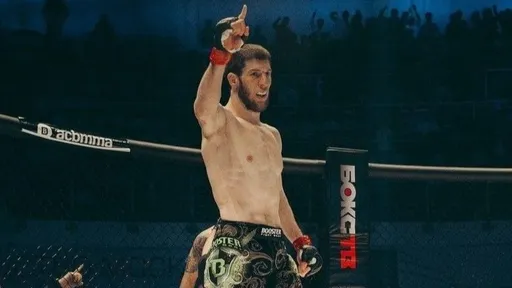 Абдулвахабов подарил чемпионский пояс Кадырову после победы над Коковым на ACA 164