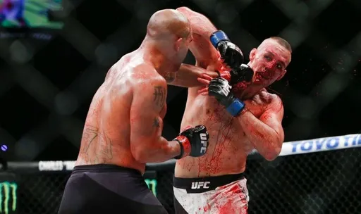 Второй бой Робби Лоулера и Рори Макдональда включен в Зал славы UFC