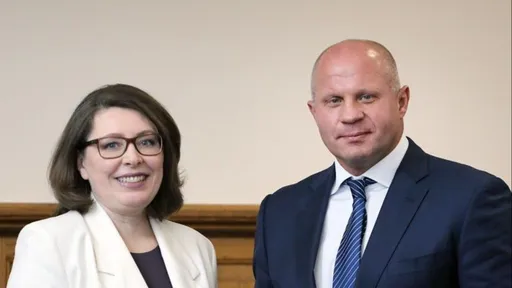 Федор Емельяненко получил диплом кандидата педагогических наук