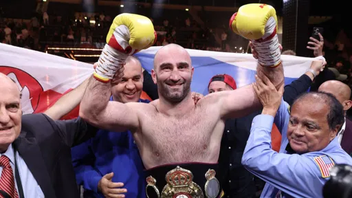 Ал Сиеста: как только Усик официально оставит пояс WBA, Гассиев будет воздвигнут в статус суперчемпиона