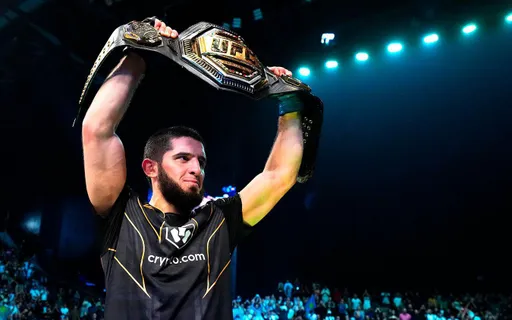 Букмекеры считают Махачева фаворитом в бою с Порье на UFC 302