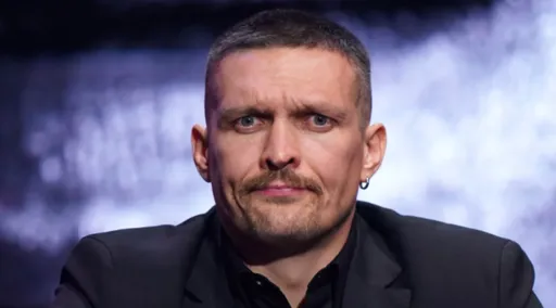 Сироткин – о карьере Усика: красавчик, но сравнение с Холифилдом не в его пользу. В 90-е было сложнее