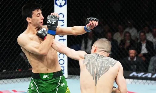 Эрцег нарушил молчание после поражения нокаутом на UFC 305