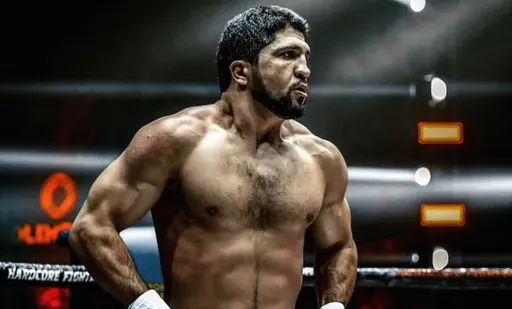 «Hardcore выше уровнем, чем Top Dog». Сослан Асбаров – о поп-MMA, бое с Кудряшовым и допинге в кулачке