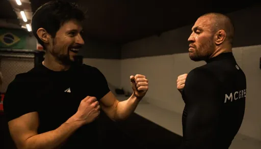 «Мой брат Павел». Бывший чемпион UFC Макгрегор встретился с Дуровым*