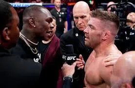 Дю Плесси намекнул на бой с Адесаньей на турнире UFC в Австралии