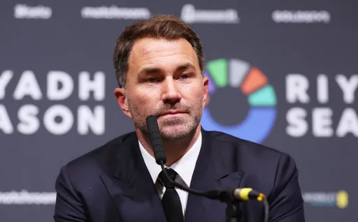 Глава Matchroom Boxing Хирн намерен подать в суд на Юбэнка