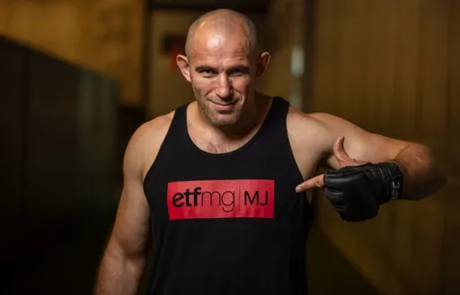 «MMA развиваются, мне нужно придумывать что-то новое». Олейник – о достижениях, Исмаилове и дебюте в боксе