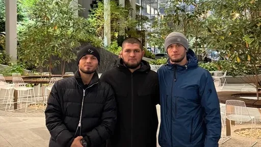 Хабиб опубликовал фото с Усманом и Умаром Нурмагомедовыми: братья