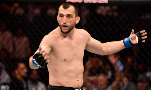 Муслим Салихов намерен побороться за титул UFC