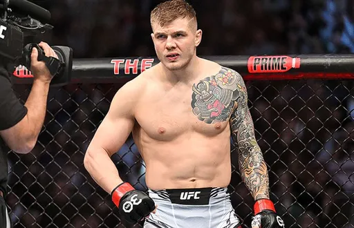 Бывший претендент на пояс UFC Веттори обратился к Чимаеву, Шаре Буллету и премьер-министру Израиля