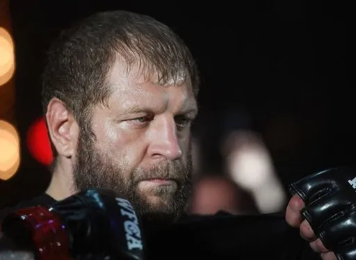 Александр Емельяненко может встретиться с «Бигфутом» Силвой после боя с Еркаевым