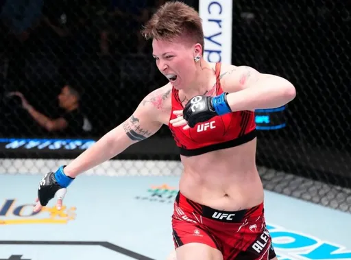 Боец UFC Алексеева: мне не нужны заграницы, яхты и виллы, я люблю рыбалку и грибы в лесу