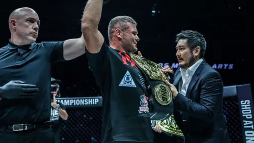 Тройной чемпион ONE Малыхин назвал условие перехода в UFC