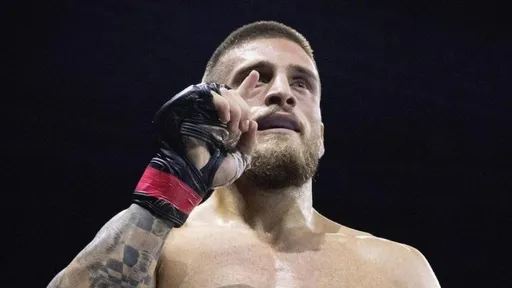 Топурия победил Алмахана решением судей в рамках турнира UFC Fight Night 265