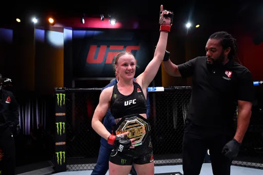 Лучшие бои недели: убойный UFC 275, битва Вагабова и Кудряшова, титульный поединок в AMC Fight Nights