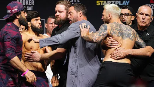 Прямая трансляция турнира UFC Fight Night 265: Царукян – Хукер