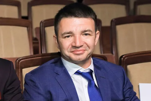 Кравцов: признаю, что Усик – величайший боксер