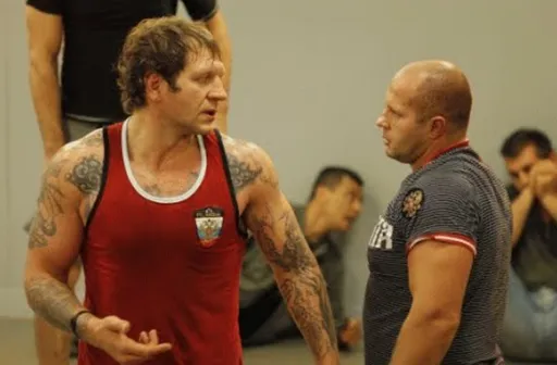 Александр Емельяненко: я был сильнее Федора, в партере его борол и в стойке бил