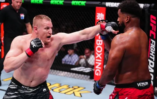 Папин – о победе Павловича на UFC в Шанхае: в такие моменты ощущаешь дополнительную гордость за страну