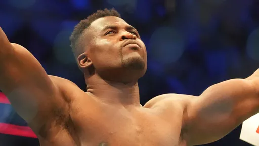 Тренер Гана назвал Нганну лучшим тяжеловесом в истории UFC