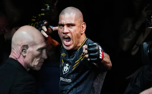 Чемпион UFC Перейра отреагировал на желание Усика провести с ним бой