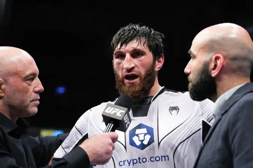 Чемпион UFC Анкалаев предложил подписчикам выбрать ему следующего соперника