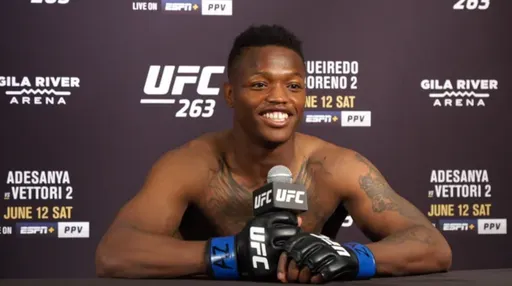 Маккинни рассказал, за счет чего Чимаев победит Дю Плесси на турнире UFC 319