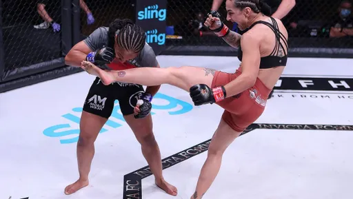 Чемпионка Invicta FC Эмили Дукоти подписала контракт с UFC и встретится с Джессикой Пенне