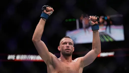 Де Риддер заявил, что планирует перейти в полутяжелый дивизион UFC