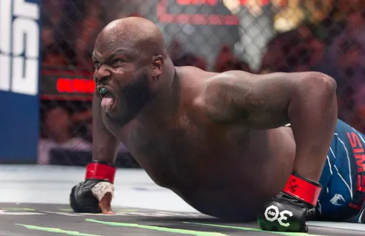 Деррик Льюис хочет подписать контракт с WWE