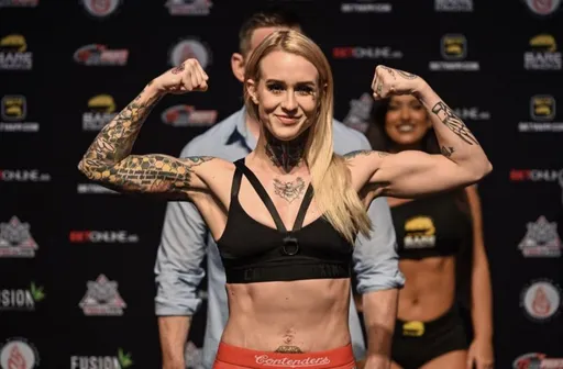 Боец BKFC Тэйлор Старлинг опубликовала фото в леопардовом бикини