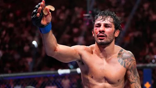 Чемпион UFC Пантожа заявил, что готов подраться с Мокаевым, если он победит Переса