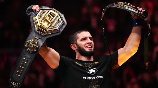 Фролов: UFC не допустит чемпионов из России во всех весовых категориях