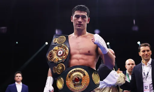 WBO обязала Бивола провести защиту титула против Смита