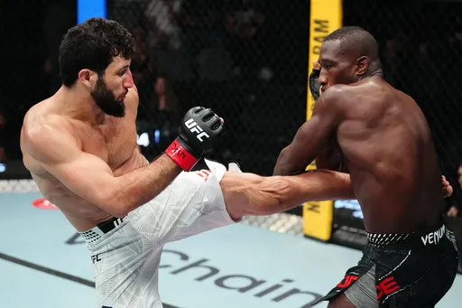 Неоднозначная ночь в UFC: Яхьяев задушил Рибейро за три минуты, а Бекоев проиграл второй бой подряд