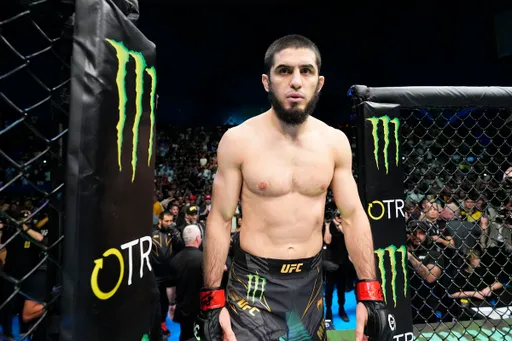 Махачев попал в топ-5 лучших бойцов UFC первой половины 2024 года