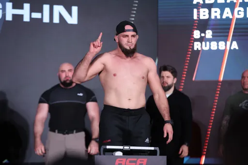 Ибрагимов задушил Одилова, став чемпионом и победителем Гран-при ACA в полутяжелом весе