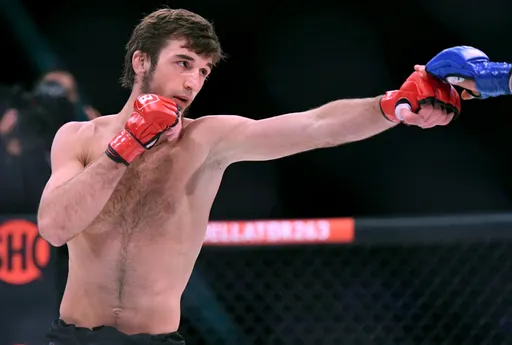 Россиянин Магомедшарипов дебютирует в лиге PFL 28 июня в Сан-Диего