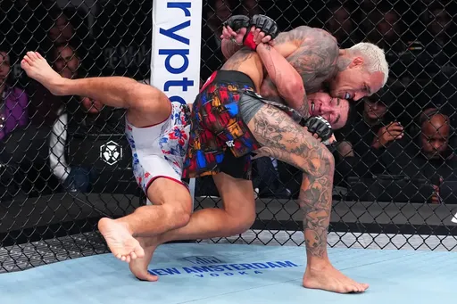 Экс-боец UFC Магомедов: поразительно, какие тейкдауны Холлоуэй пропускал в реванше с Оливейрой