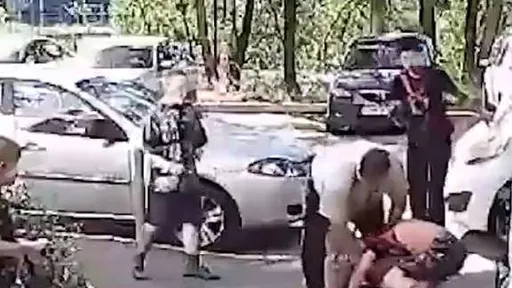 Тренера по боксу, избившего 12-летнего мальчика в Котельниках, посадили под домашний арест