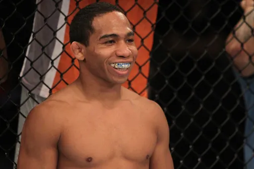 Экс-боец UFC Джон Додсон подписал контракт с BKFC