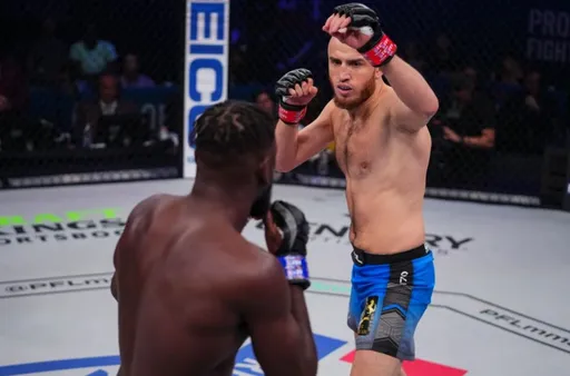 Магомедкеримов техническим нокаутом победил Тейлора на PFL 6