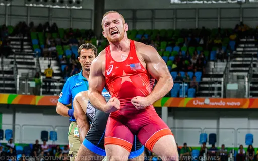 Снайдер победил Пшеничникова на PWL 8 в Казахстане